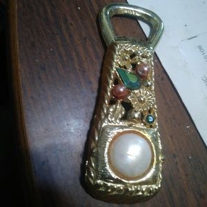 JEWELED BOTTLE OR CAN OR KEYRING OR ETC I